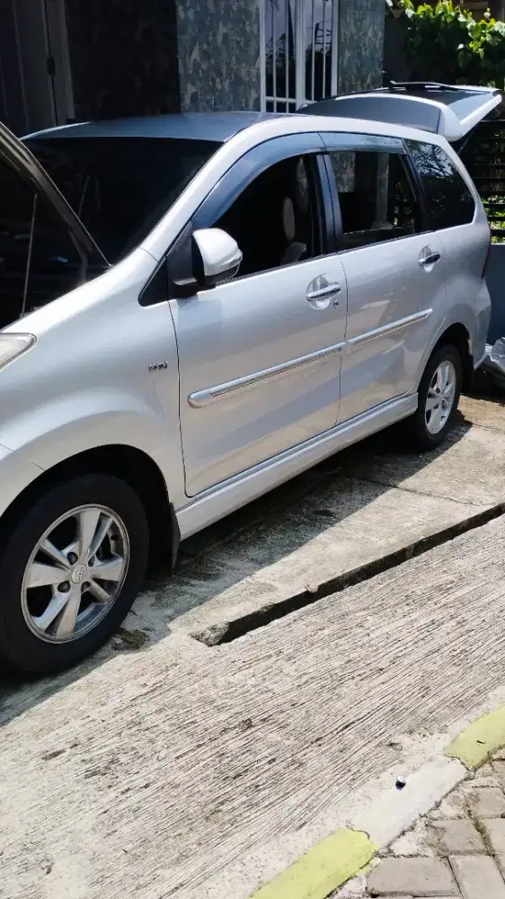 Jual cepat avanza veloz 1,5 cc manual th 2014