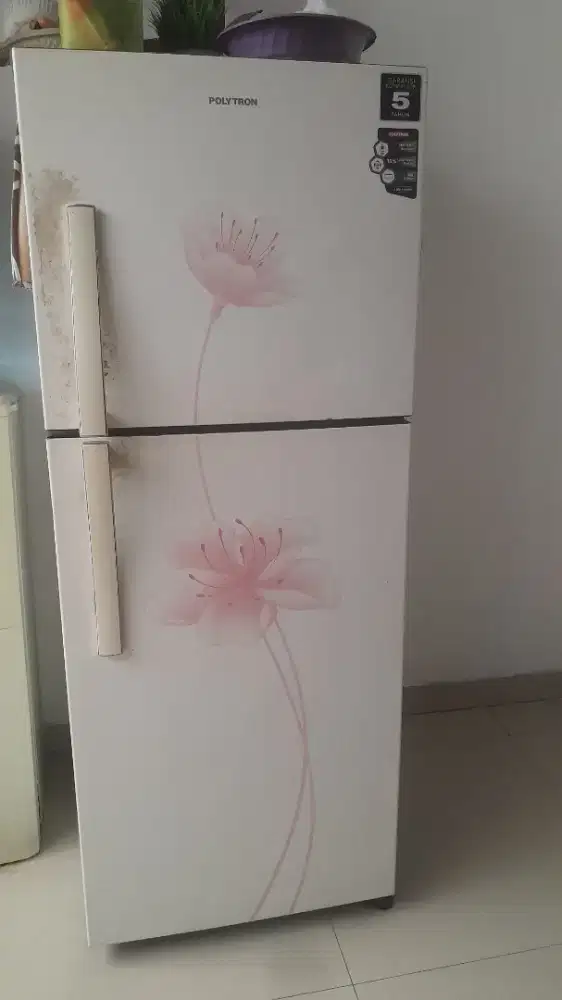 Kulkas bekas  polytron 2 pintu