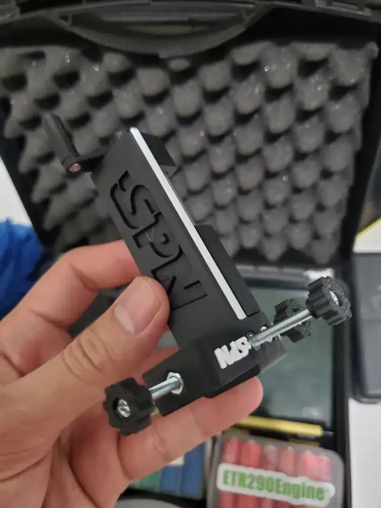 Alat bubut ban tamiya manual