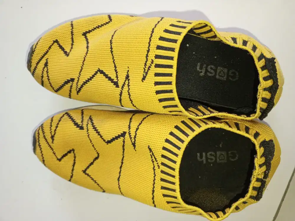 Sepatu brand gosh