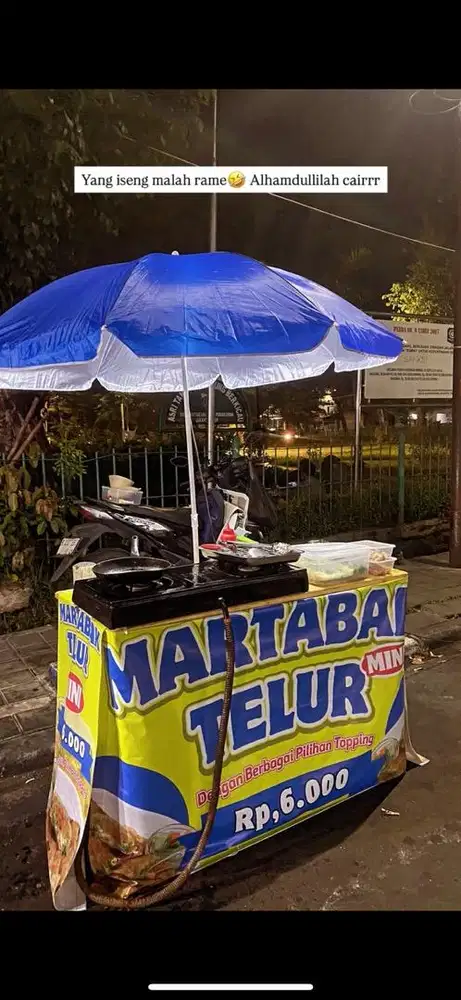 Jaga lapak martabak mini