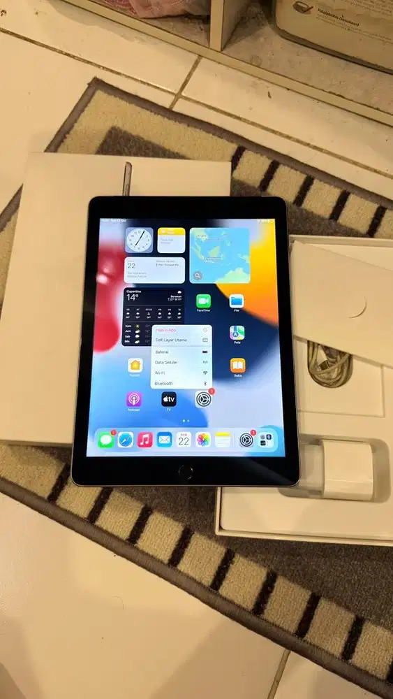 Dijual Ipad Air 2 Grey 128GB Celuler Wifi Resmi Ibox Lengkap