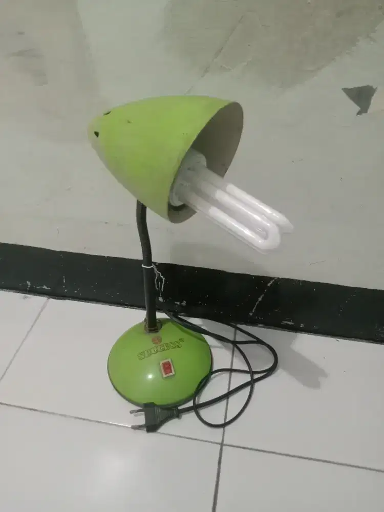 lampu meja belajar