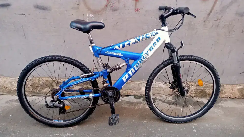 Sepeda MTB fullsus POLYGON VECTOR Ukuran 26 Alloy