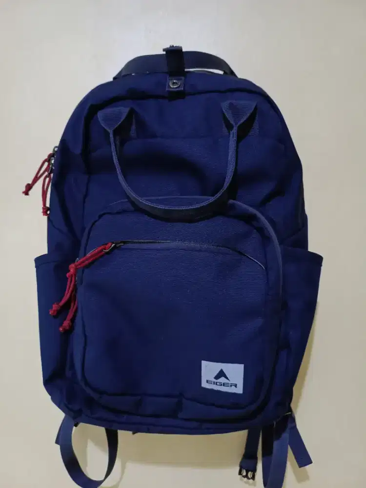 Dijual harga nego!!! Tas Eiger Biru Dongker, ada tempat laptop