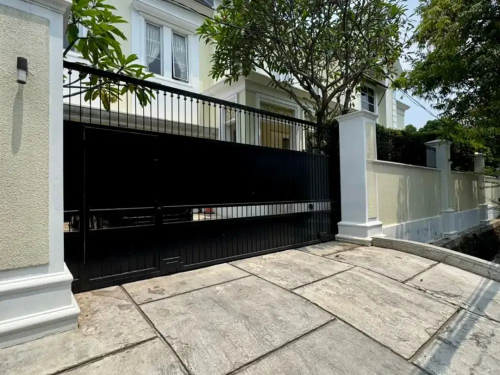 Dijual Rumah Classic Colonial di Cipete – Premium - SHM - Dekat MRT