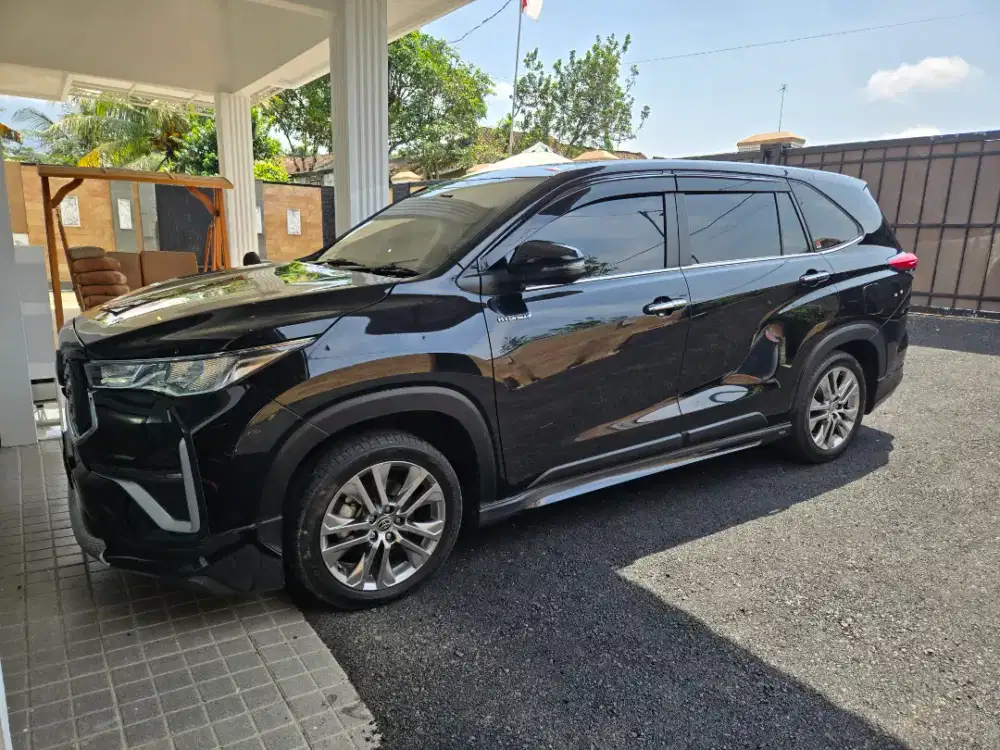 Innova Zeniex Q Modelista Hybrid Toyota
