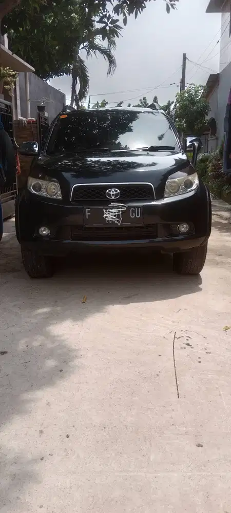 bissmillah jual mobil sendiri toyota rush th 2009 matic