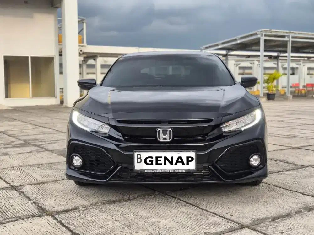 (DP 35jt) Low Km Honda Civic Hatchback AT 2019 Tgn1 Grezz Siap Pakai