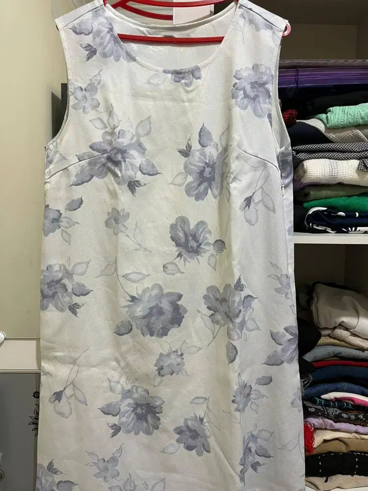 Preloved/ bekas/ thrifting Dres tanpa lengan