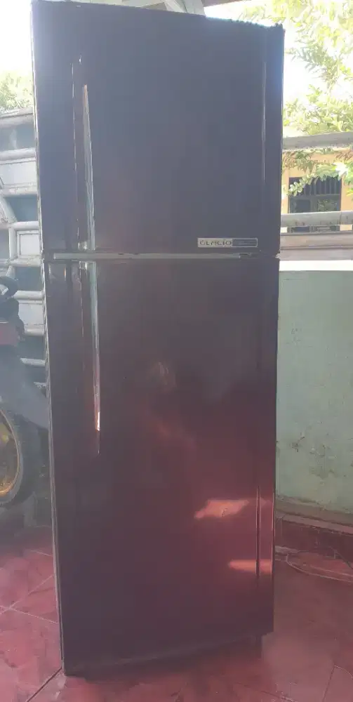 Di jual kulkas 2 pintu siap pakai