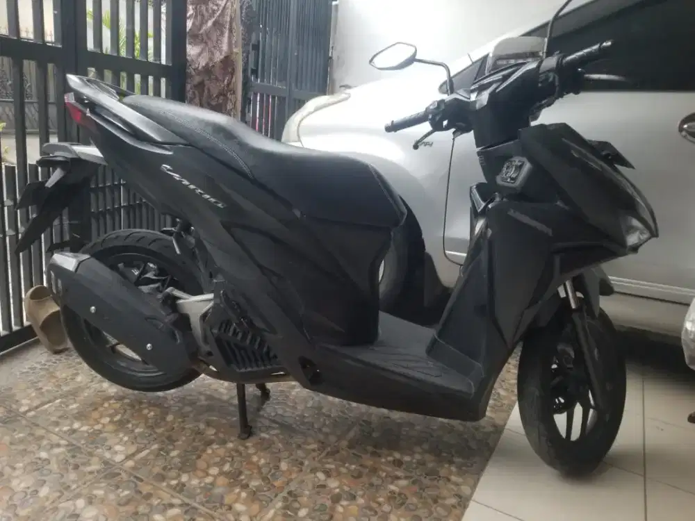 VARIO 125 BLACK MATTE TANGAN PERTAMA