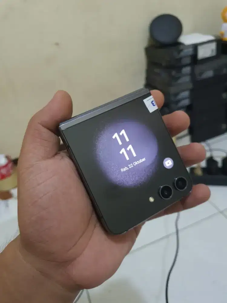 SAMSUNG GALAXY Z FLIP 5 512 GB SEIN MINUS TOMPEL FUNGSI 100% NORMAL