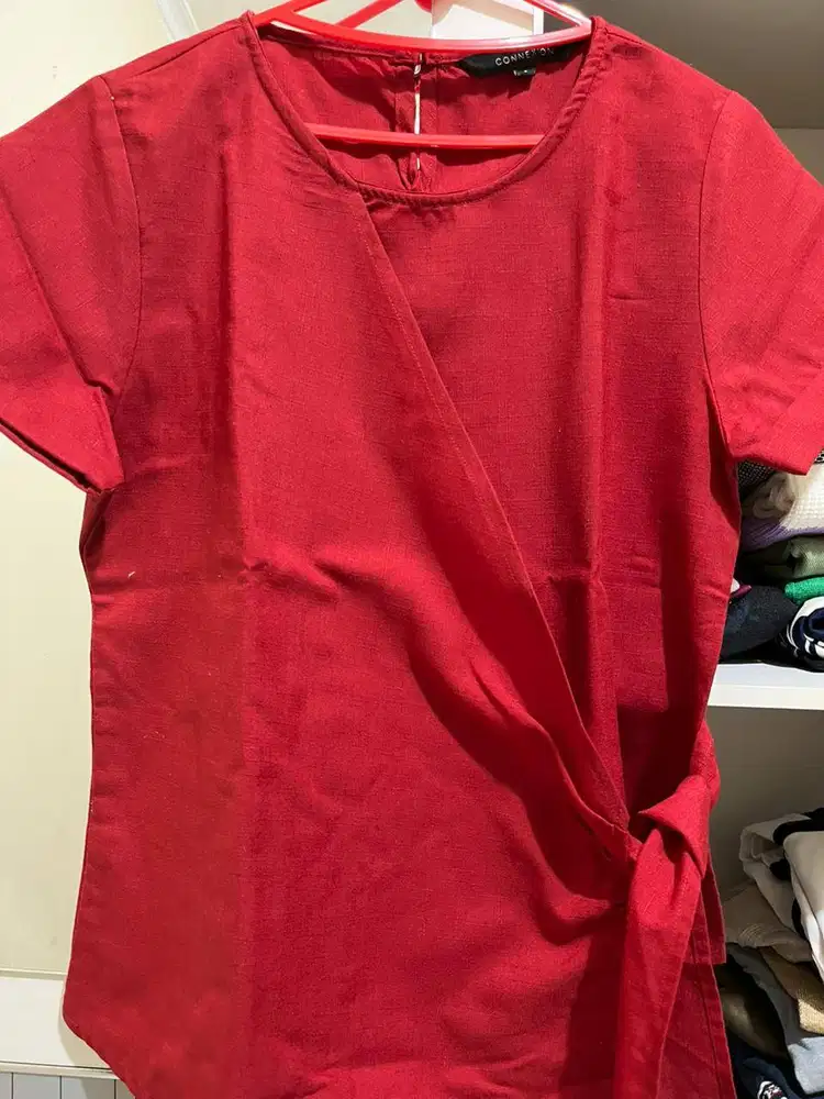 Preloved/ bekas/ thrifting Blouse merah - bisa untuk kerja