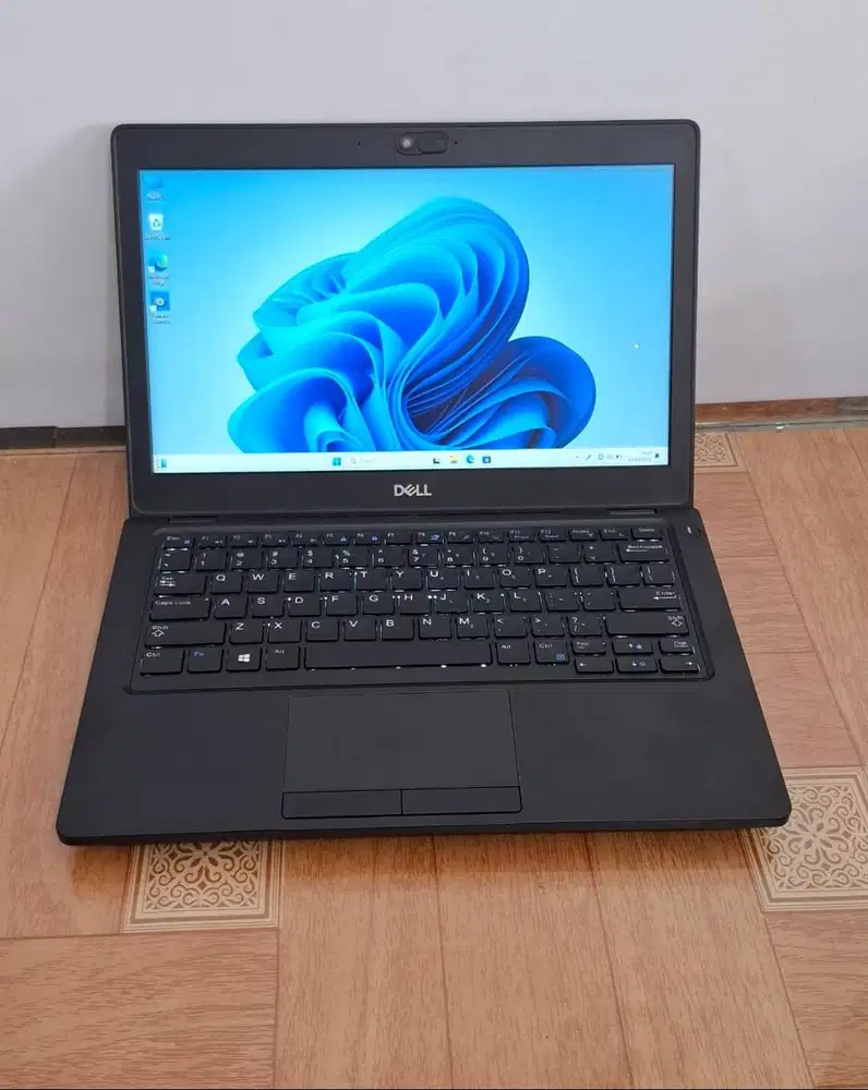 LAPTOP SEKEN PROMO KONDISI NORMAL SPEK TINGGI MERK DELL