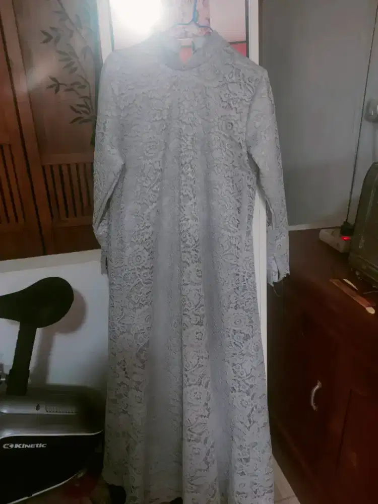 Kebaya panjang brukat