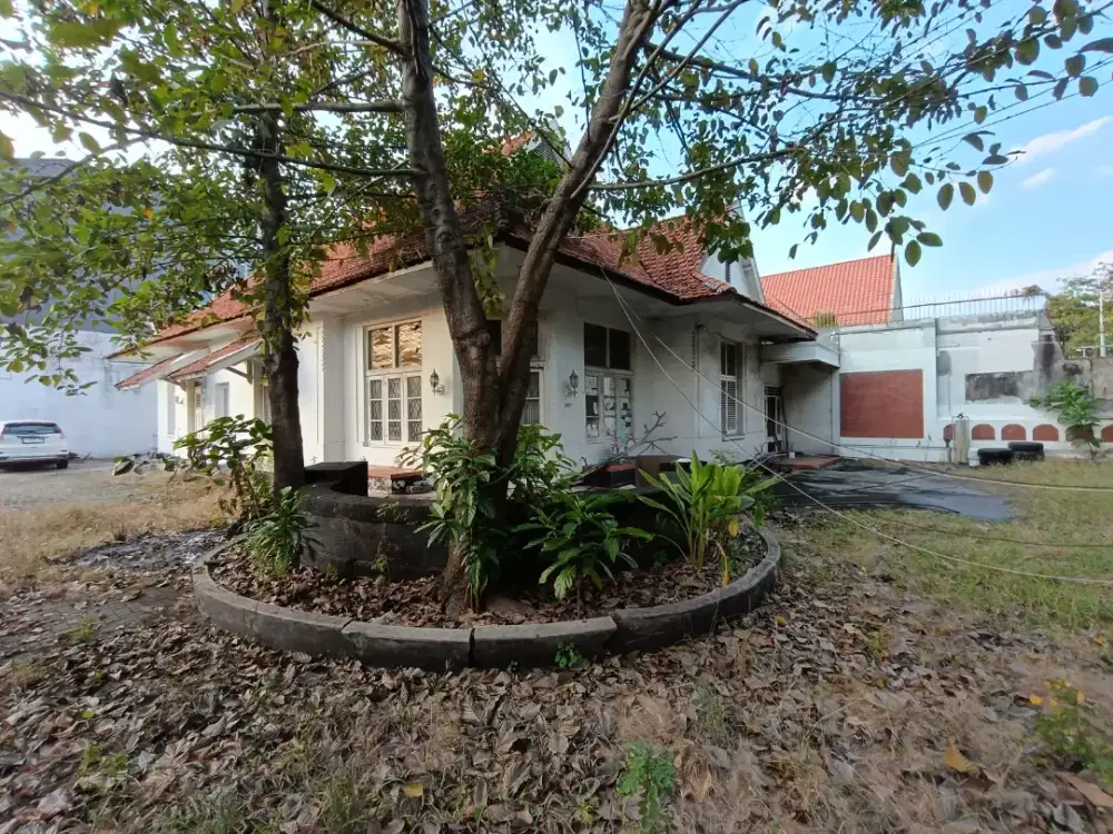 SEWA SAJA. Pinggir Jalan Raya Utama. Strategis. Tengah kota. Resto