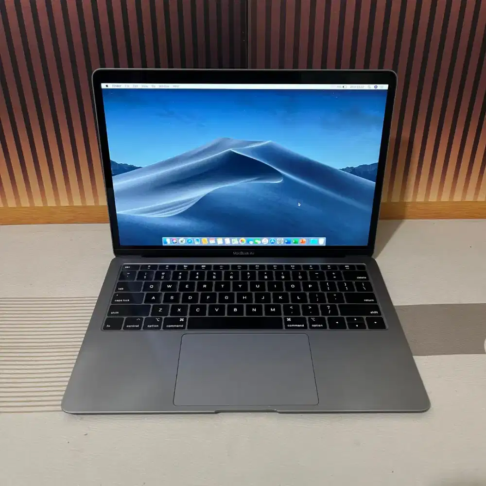 Macebook air retina 13inch ,2019