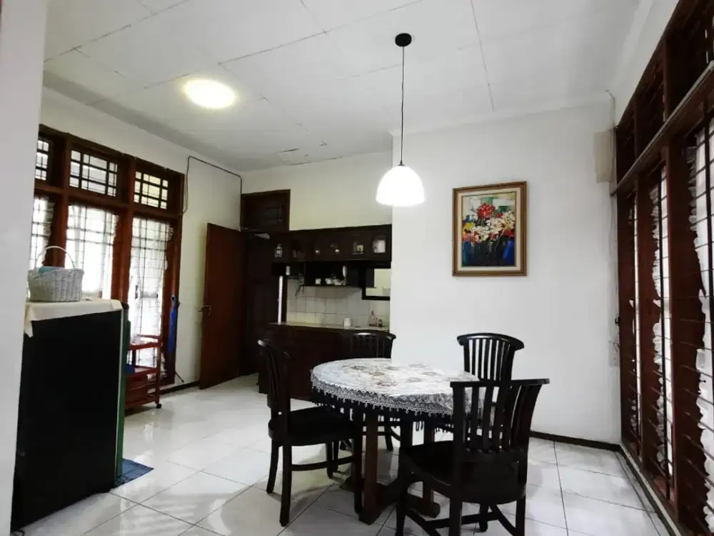 Dijual Rumah Siap Huni di Cipete Utara – SHM - Lokasi Strategis Kebayoran Baru