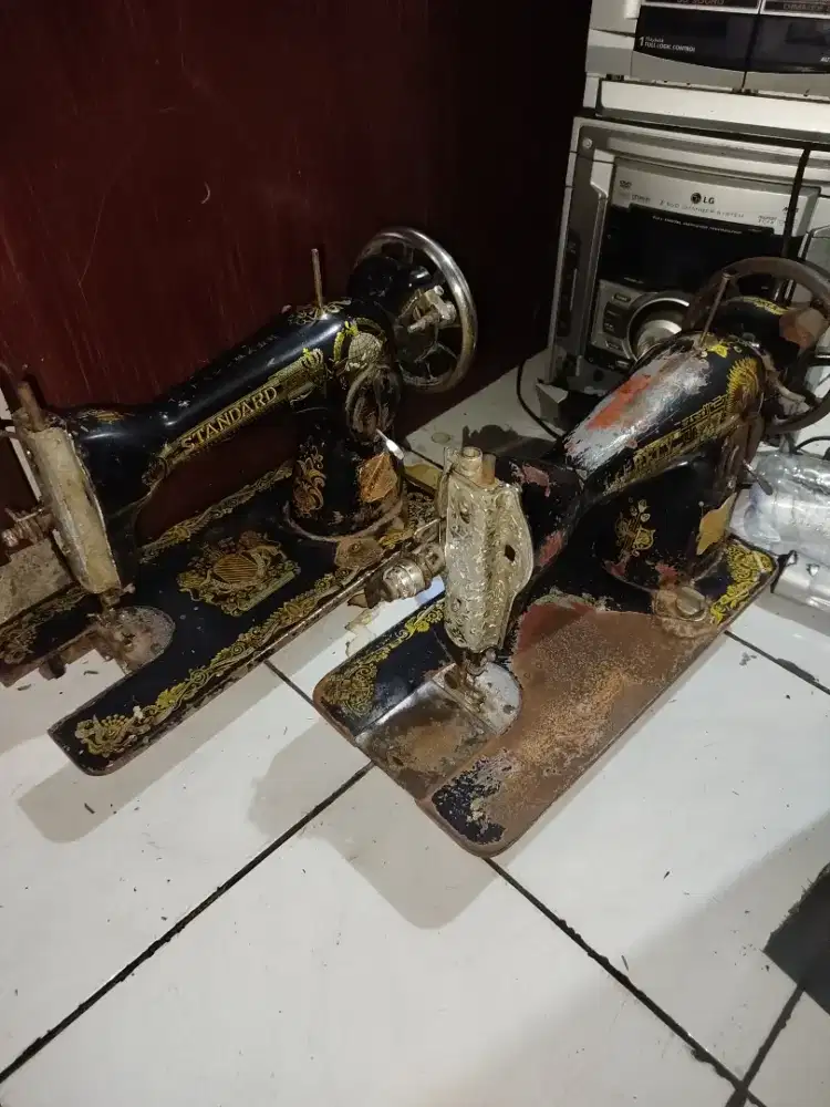 BoronganMesin Jahit merk Butterfly dan Standartd kondisi apa adanya ya