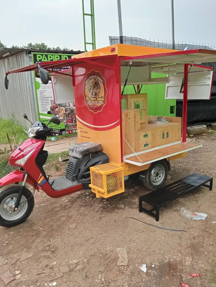Viar karya bajaj food truck  custom sesuai kebutuhan anda by Papip Id