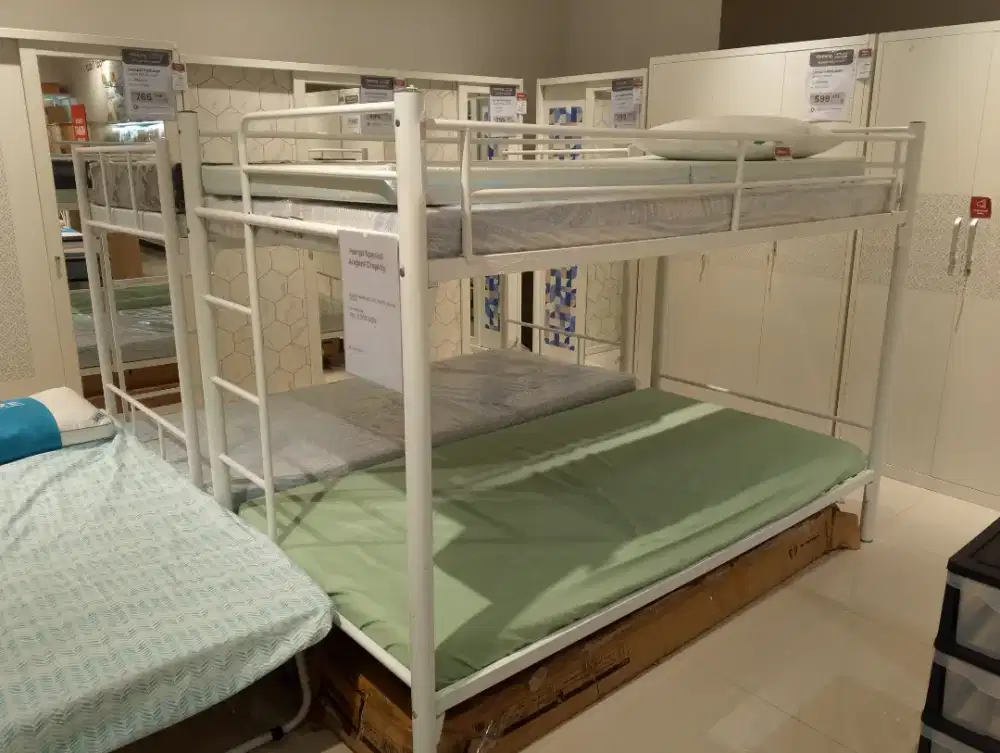 TEMPAT TIDUR TINGKAT