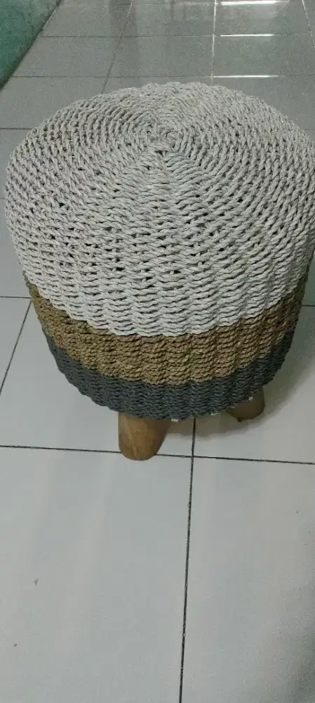 Kursi anyaman rumah