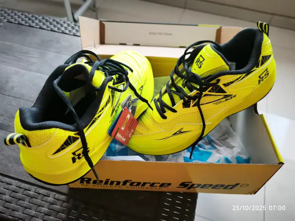 Sepatu badminton RS 634 size 41