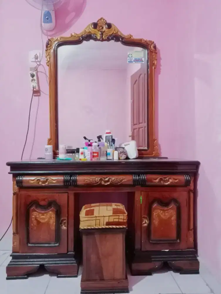 Meja hias jati peluru