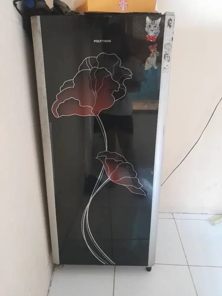 Dijual cepat kulkas polytron 1pintu