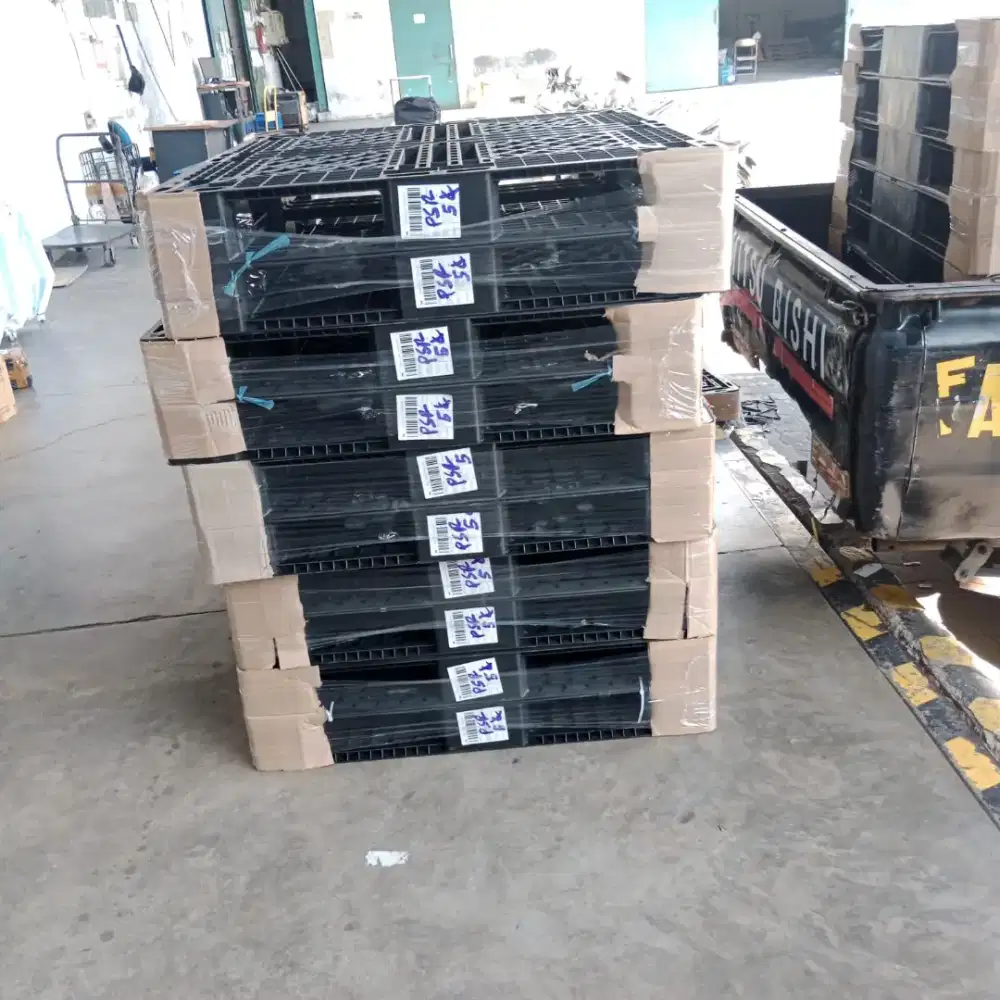 PALLET PLASTIK BEKAS UNTUK GUDANG INDUSTRI