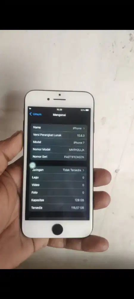 di jual iphone 7 rom 128 gb BATANGAN,bacai deskripsi nya ,HARGA NEGO.