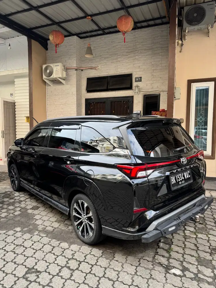 Toyota Avanza Veloz Tipe Q CVT Black
