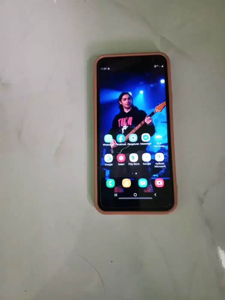 Hp samsung j4+ mines ada retak