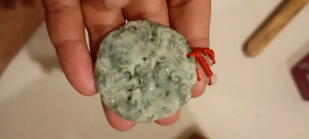 Kalung batu giok