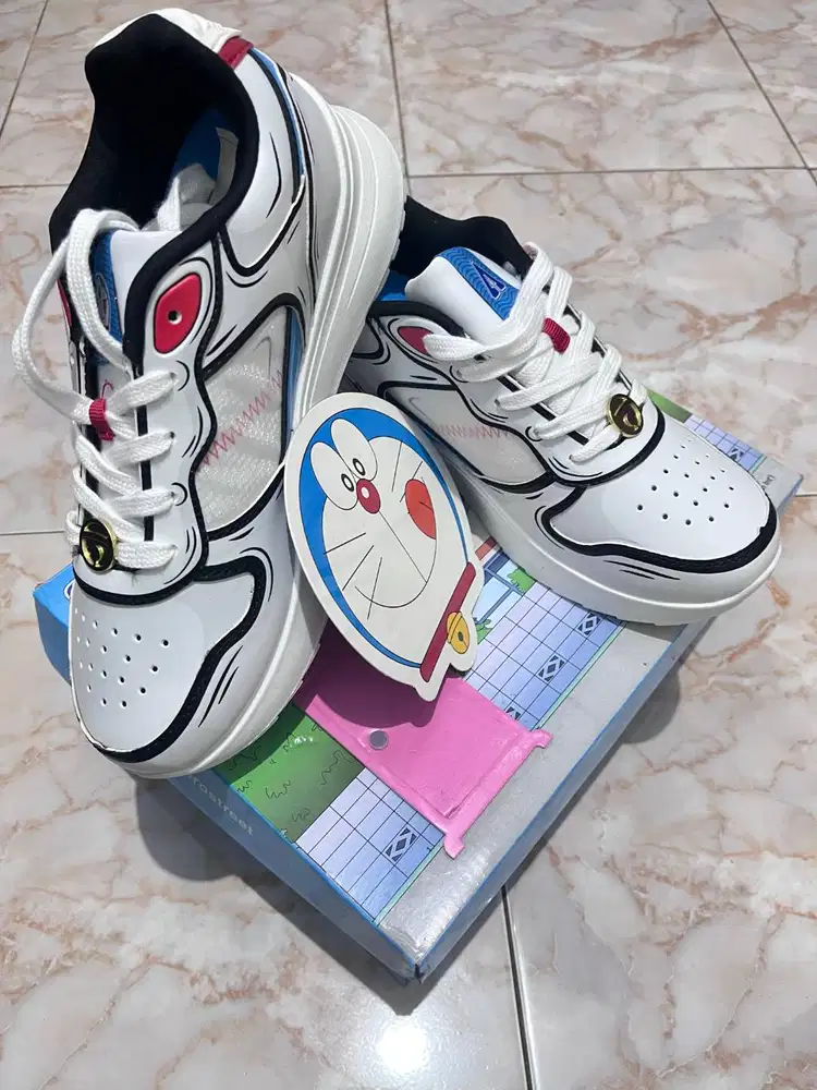 sepatu aero street special edition doraemon