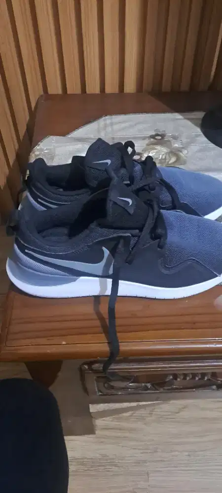 Sepatu nike running
