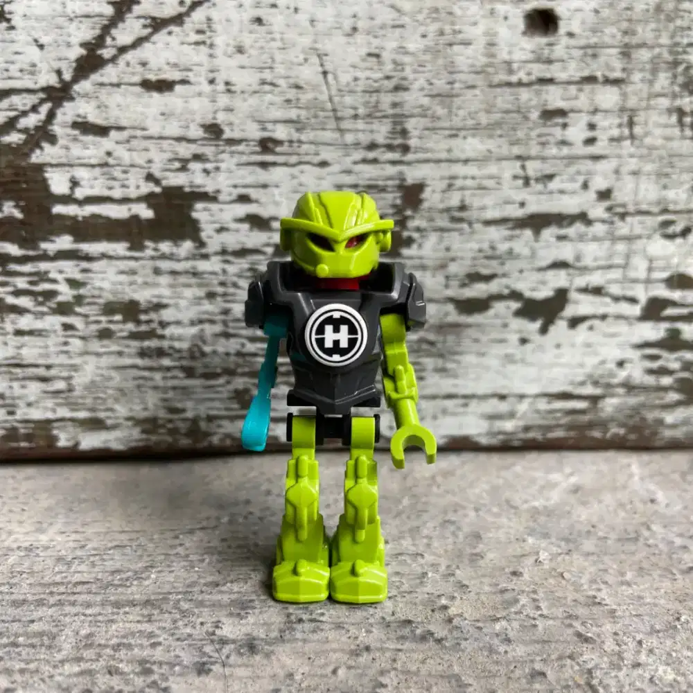 Lego minifigure hero factory rare item