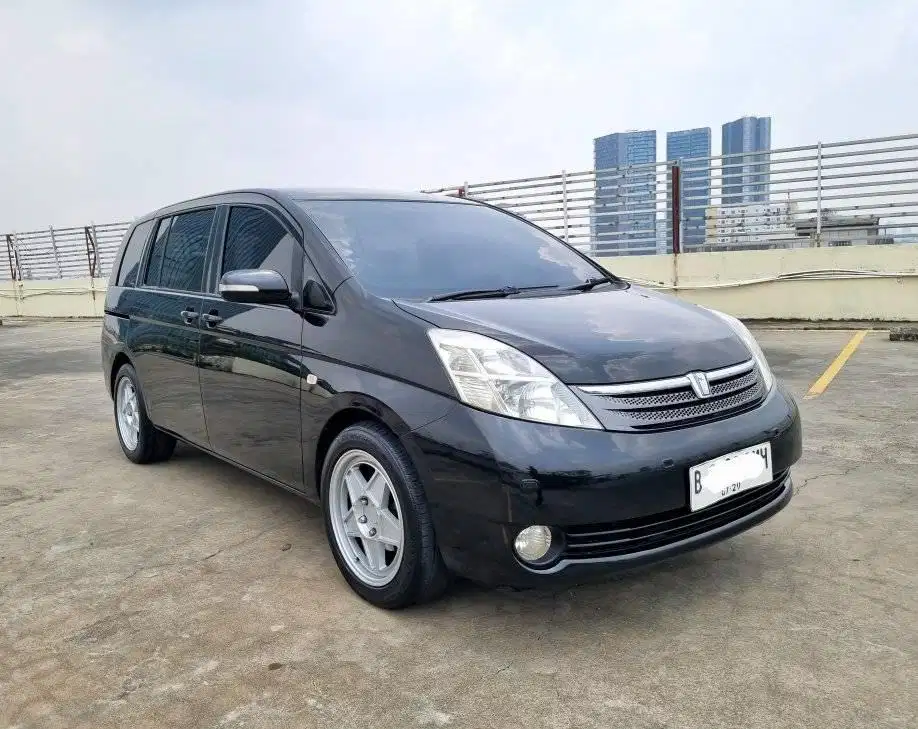Toyota Isis 1.8 2006 a/t JDM antik