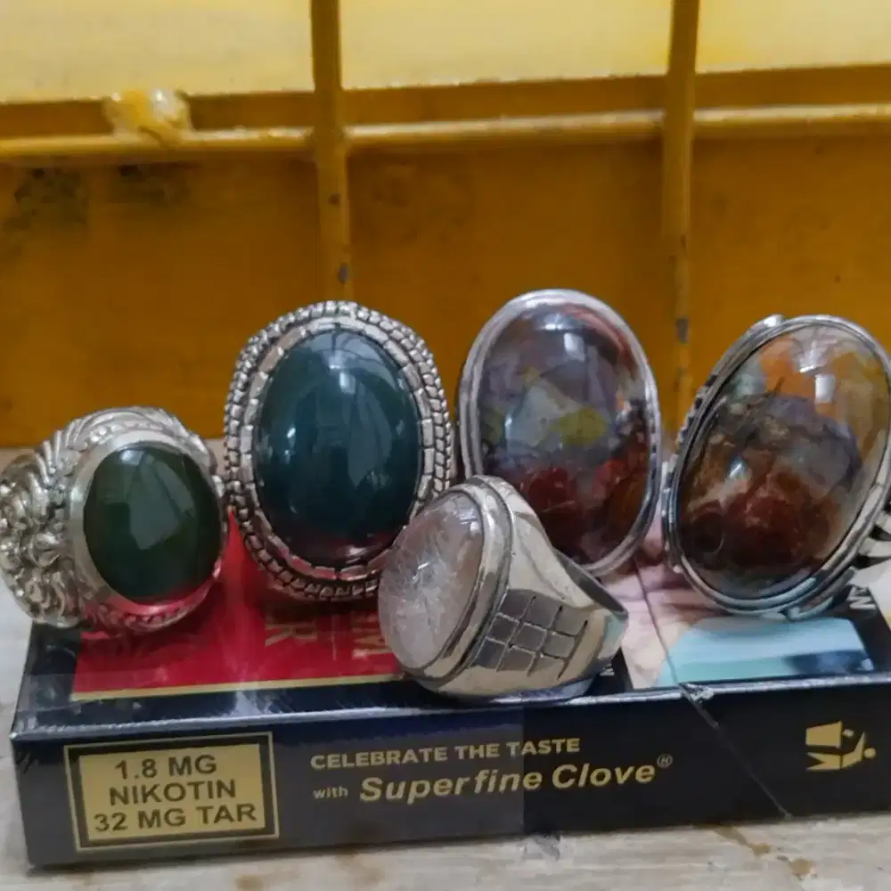 Giok nabire kecubung rambut emas pancawarna garut sepaket cincin