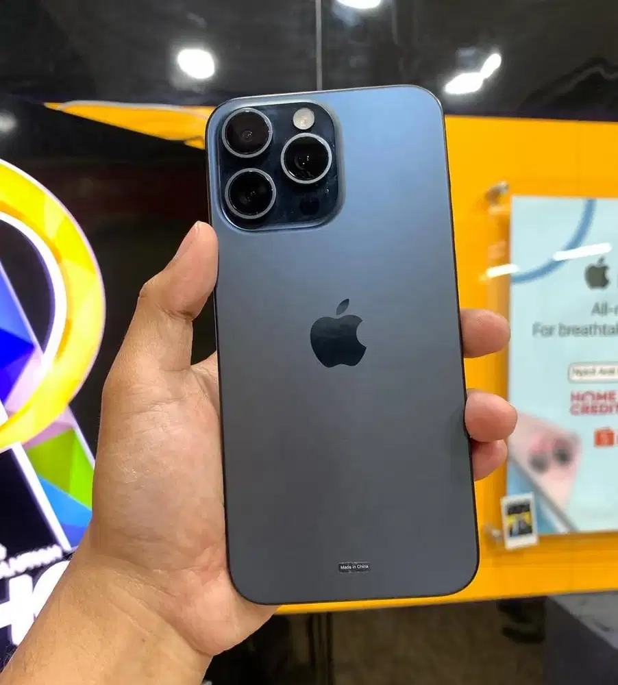 iPhone 15 Pro Max 256GB Garansi Resmi iBox Blue Titanium Mulus