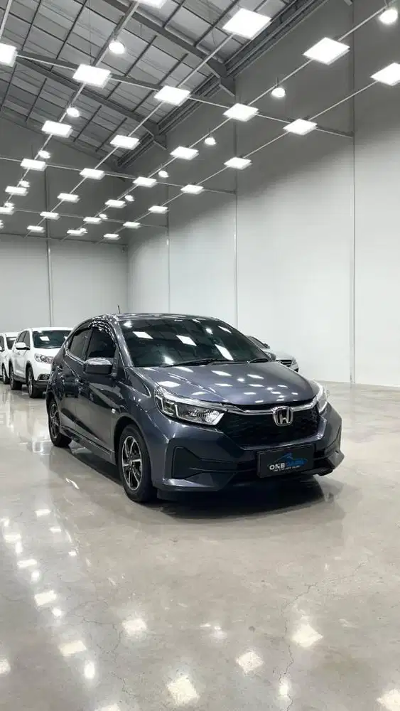 TDP 10jt! Honda New Brio E MT 2023, Plat L, Tgn 1, KM 14rb Record