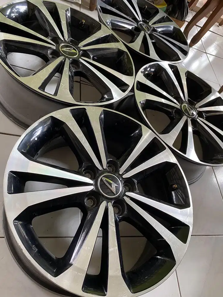 Velg Voxy R17 Rush terios crv xpander livina creta stargezer brv wrv