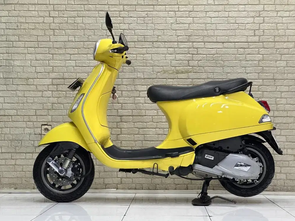 Like New!! Piagio Vespa Lx 125 2021 Kuning Favorit - Zaki Mustika