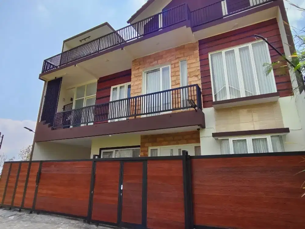 DIJUAL VILLA 3 LANTAI PRIVAT POOL