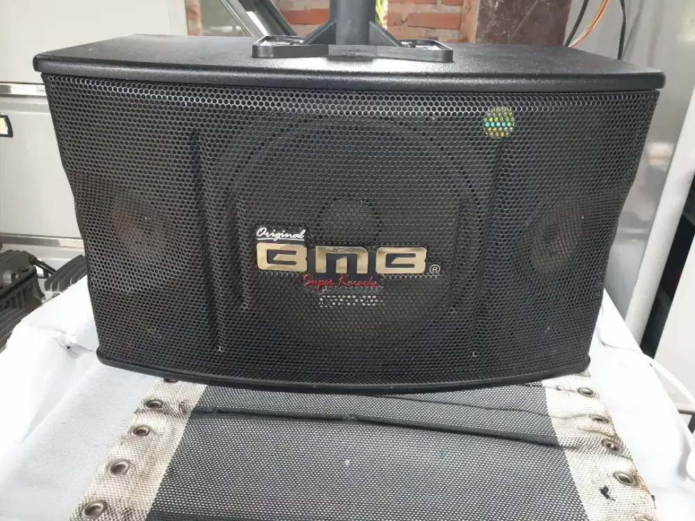 1 unit Speaker Original BMB dimensi ( 50 x 30 x 27 )cm