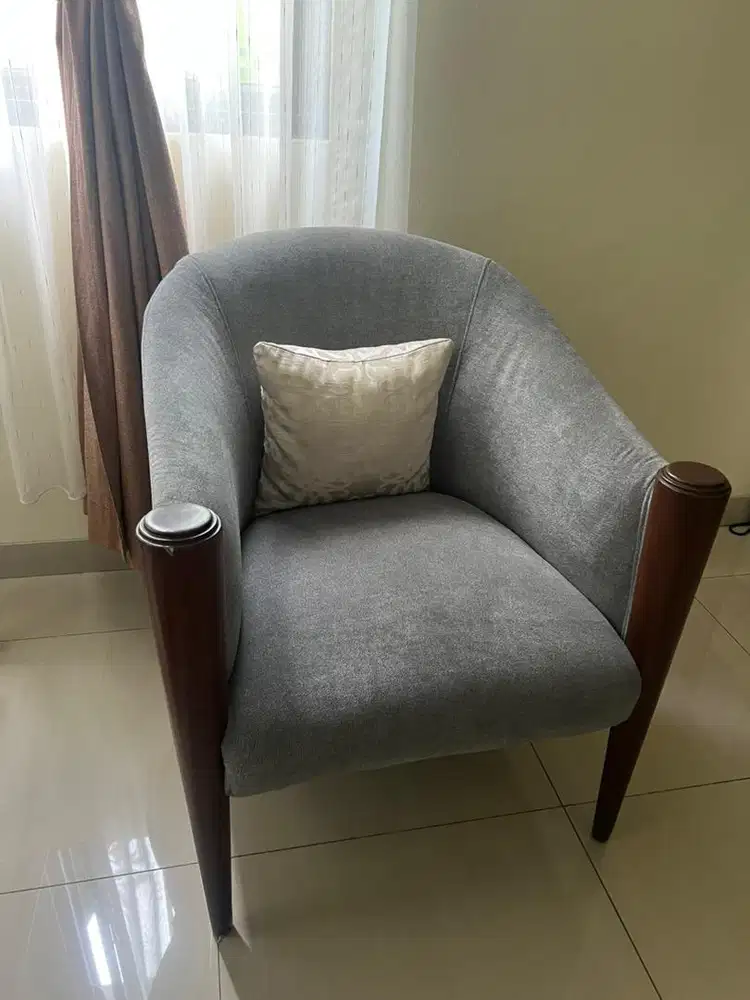 Kursi Sofa Abu-Abu