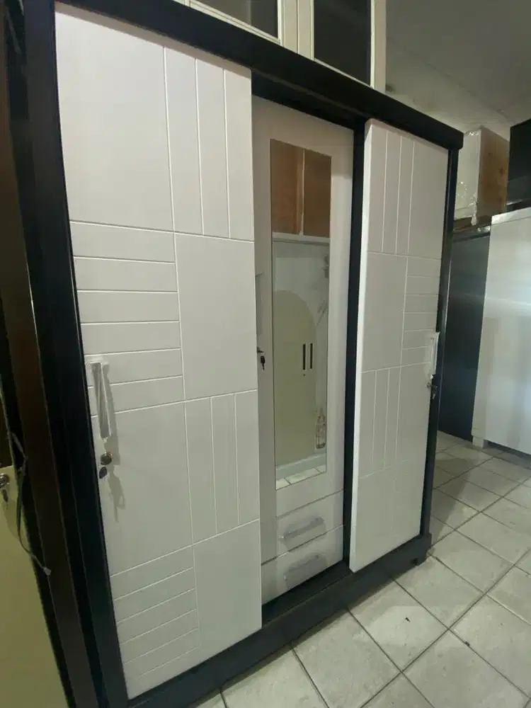 Lemari Pakaian (Geser&Tarik)