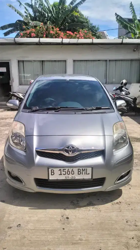 TOYOTA YARIS BAKPAO E 2011 AUTOMATIC