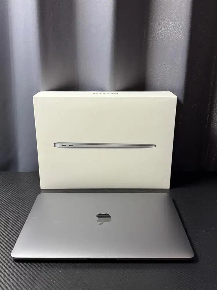 Macbook Air M1 13 Inch 256gb IBOX Fullset Original MULUS 99.9% BH 100%